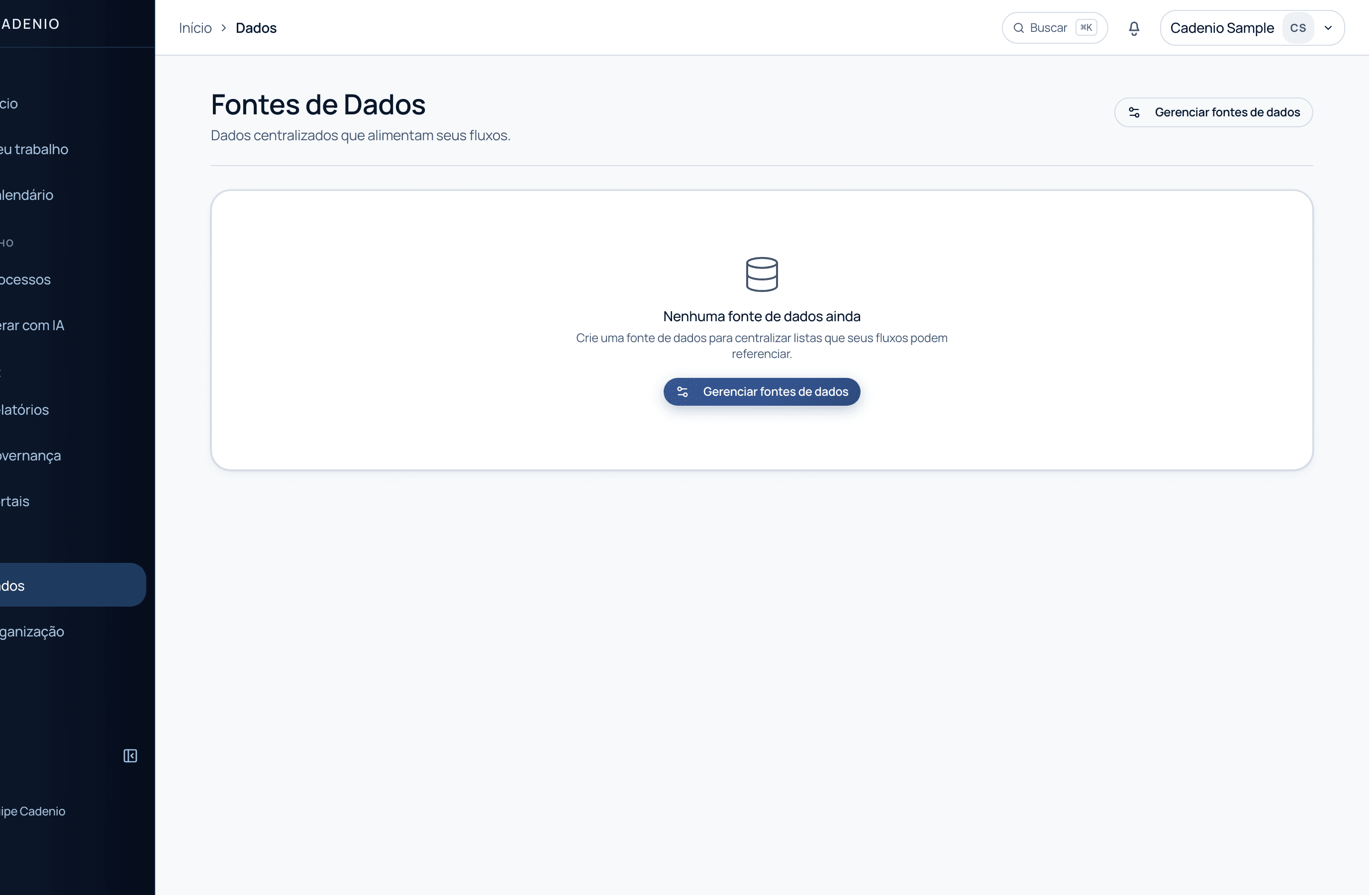 A tabela do Data Source Fornecedores com colunas de nome, categoria, nível de risco e contato, e cinco linhas